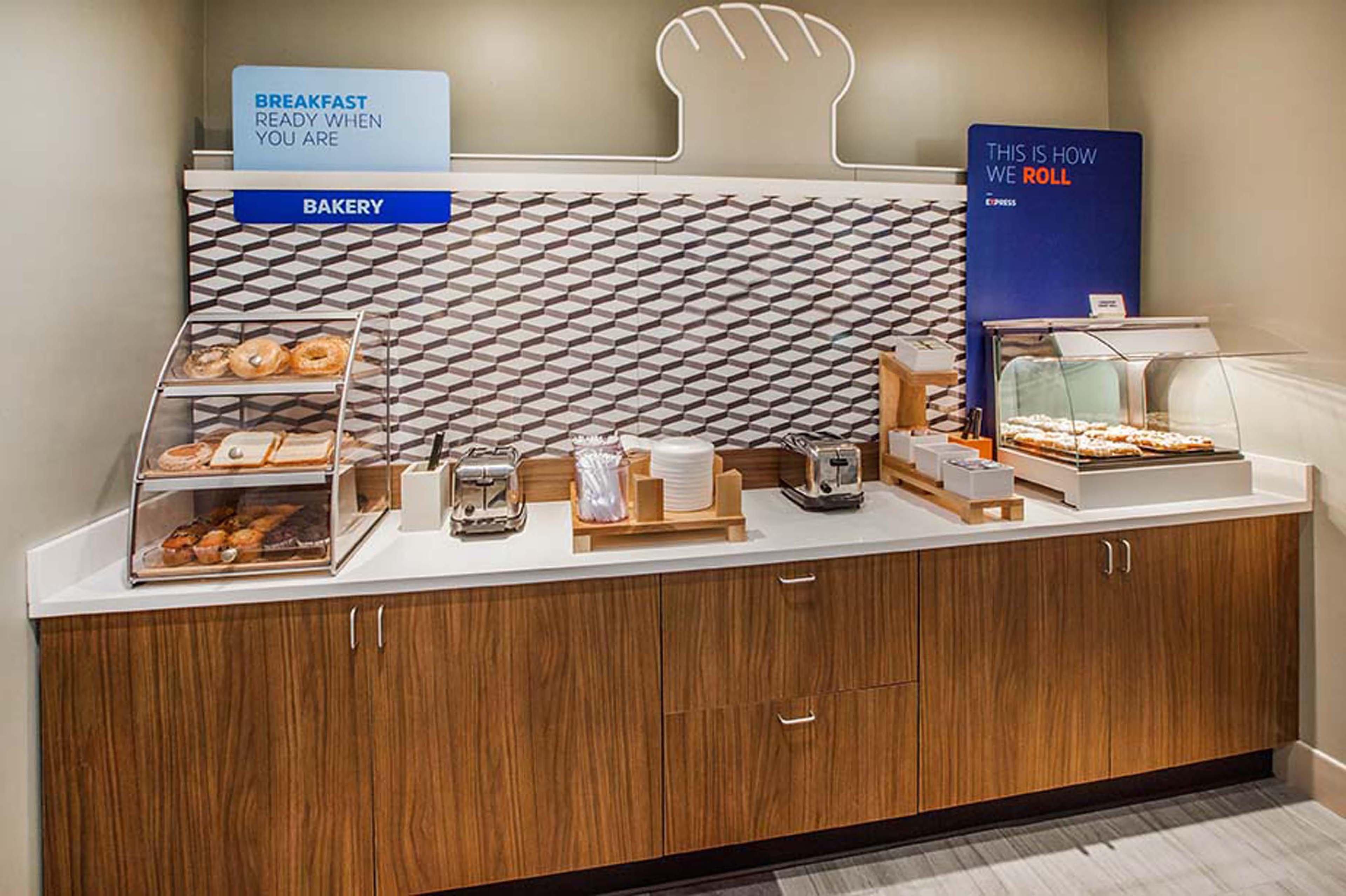 Holiday Inn Express Hotel & Suites Plano West - Frisco By Ihg Exteriör bild