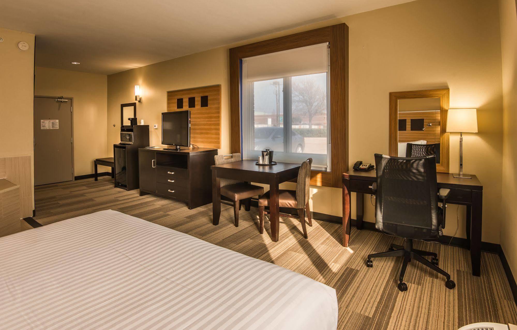 Holiday Inn Express Hotel & Suites Plano West - Frisco By Ihg Exteriör bild