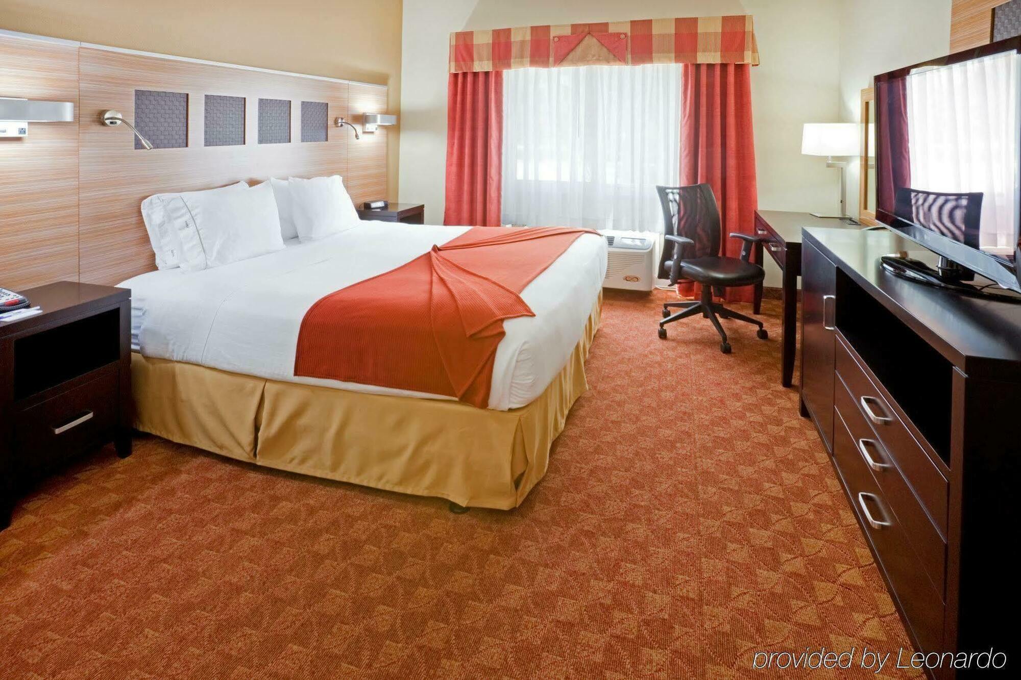 Holiday Inn Express Hotel & Suites Plano West - Frisco By Ihg Rum bild